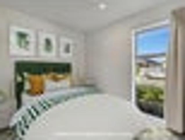 Townhouse for rent in Chaslands, Canterbury