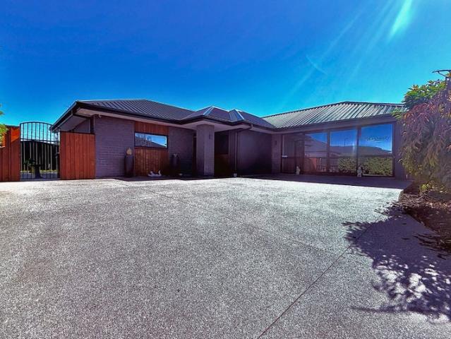 House for rent in Chaslands, Canterbury