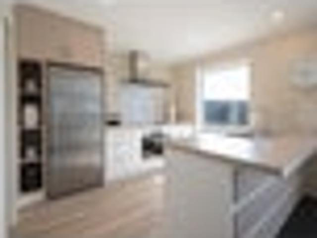 House for rent in Chaslands, Canterbury