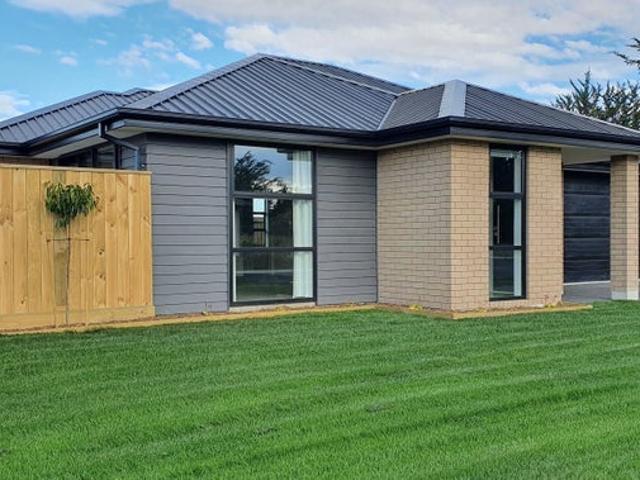 House for rent in Chaslands, Canterbury