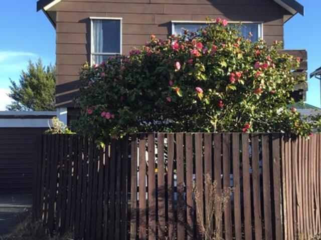 House for rent in Chaslands, Canterbury