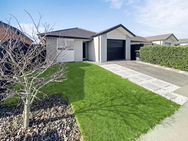House for rent in Chaslands, Canterbury