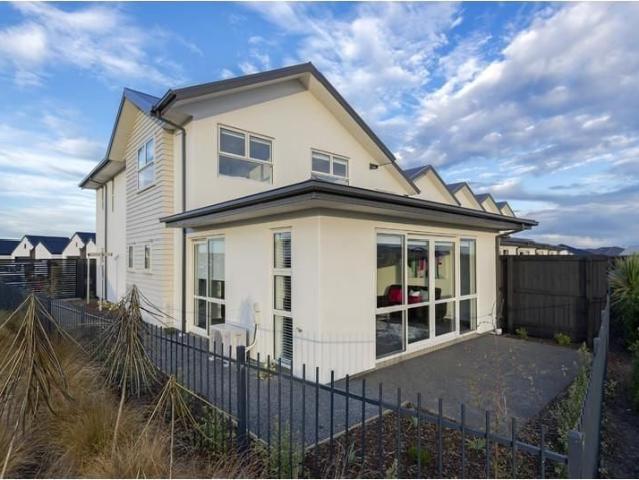 House for rent in Chaslands, Canterbury