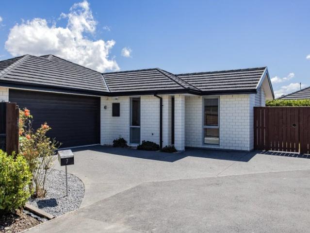 House for rent in Chaslands, Canterbury