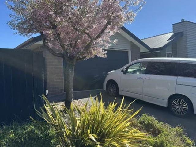 House for rent in Chaslands, Canterbury