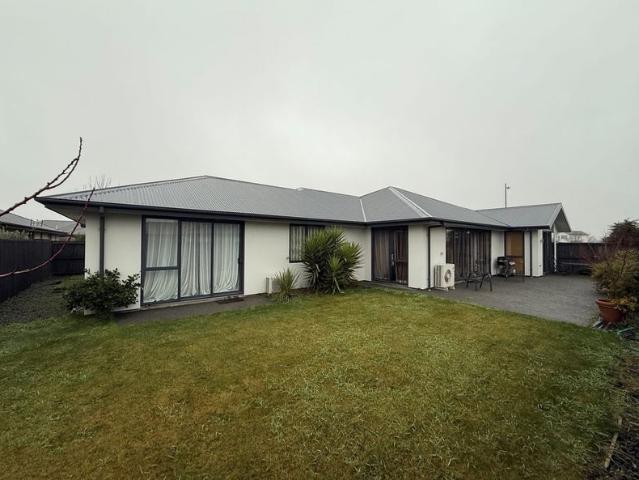 House for rent in Chaslands, Canterbury