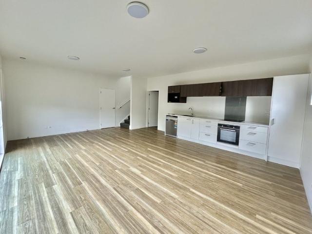House for rent in Chaslands, Canterbury