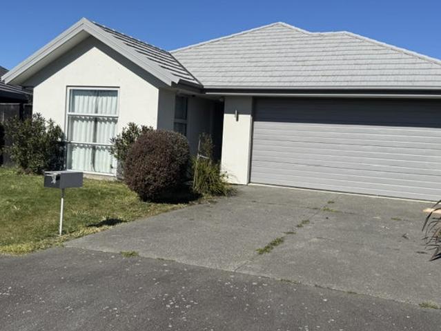 House for rent in Chaslands, Canterbury