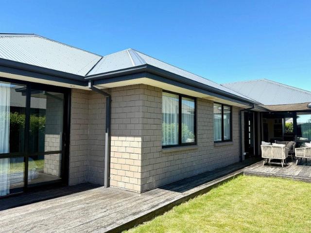 House for rent in Chaslands, Canterbury