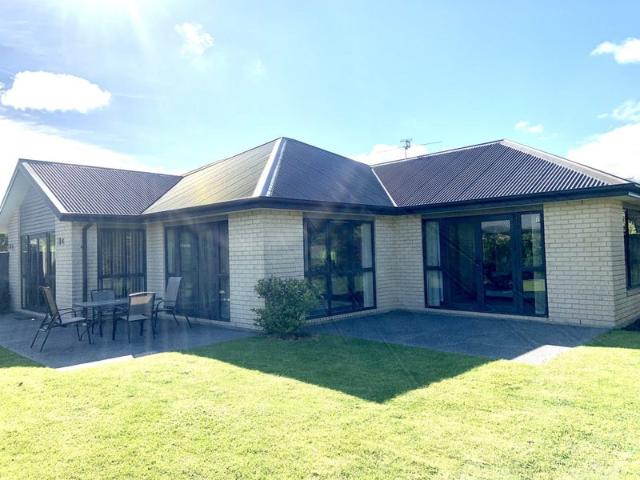 House for rent in Chaslands, Canterbury