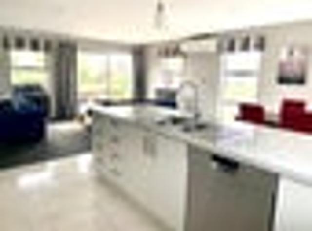 House for rent in Chaslands, Canterbury