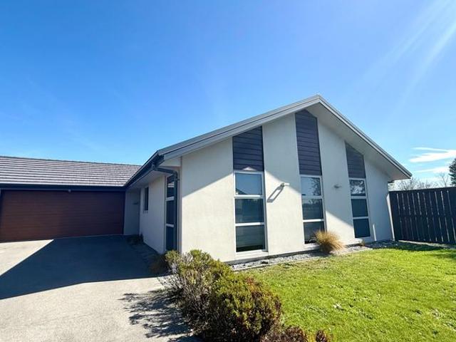 House for rent in Chaslands, Canterbury