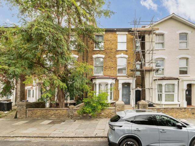 Apartment for rent in Brownswood Park, Greater London