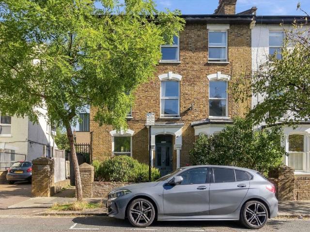 Apartment for rent in Brownswood Park, Greater London