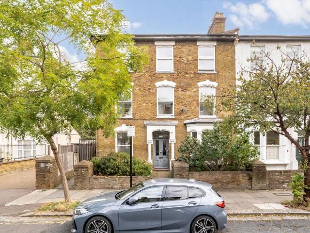 Apartment for rent in Brownswood Park, Greater London