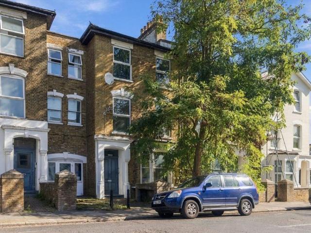 Apartment for rent in Brownswood Park, Greater London