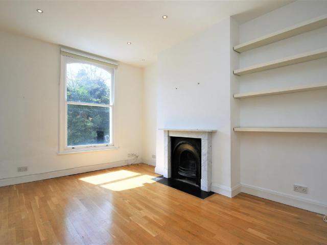 Apartment for rent in Brownswood Park, Greater London
