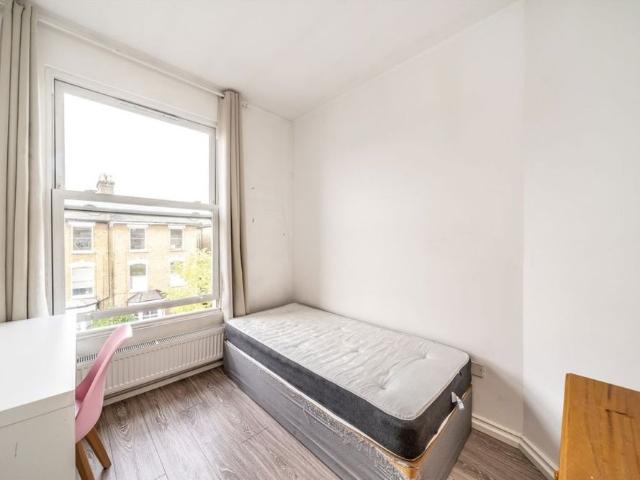 Apartment for rent in Brownswood Park, Greater London