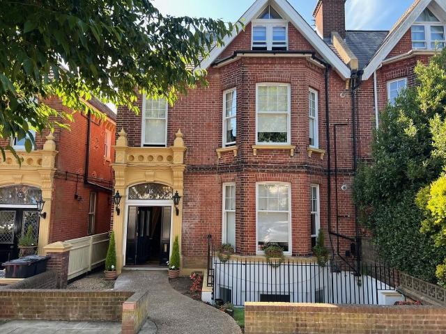 Studio for rent in Brunswick
