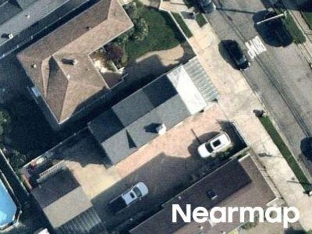 House for sale in The Bronx, Arverne