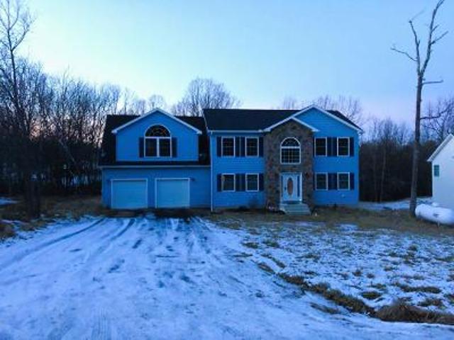 House for sale in Long Pond, Pennsylvania