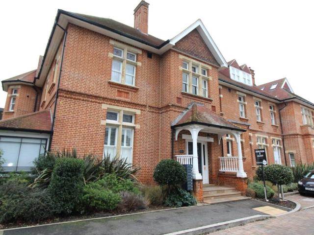 Apartment for rent in Harold Wood, Greater London
