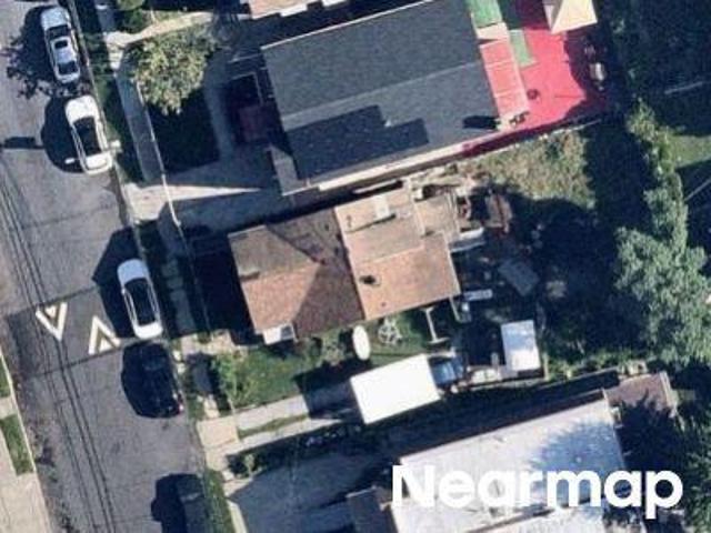 House for sale in The Bronx, Arverne