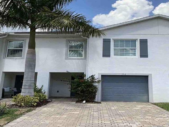Townhouse for sale in Naples, Florida