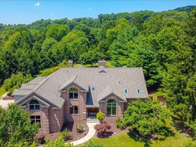 House for sale in Allison Park