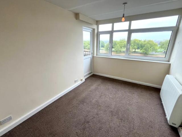 Apartment for rent in Compton Acres, Barton In Fabis