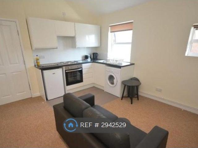 Studio for rent in Compton Acres, Barton In Fabis