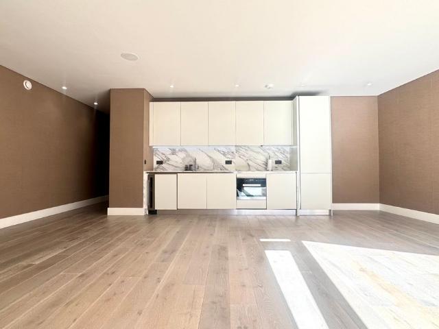 Apartment for rent in Victoria, Greater London