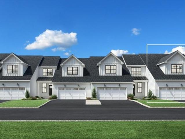 Townhouse for sale in Valhalla, New York