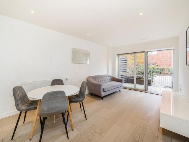 Apartment for rent in Brent Cross, Greater London