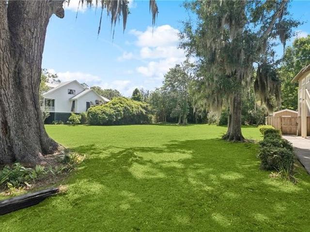 Land for sale in Mandeville, Louisiana