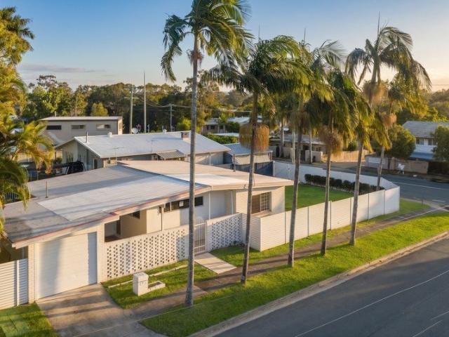 House for sale in Labrador, Gold Coast City