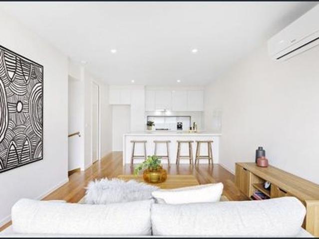 Townhouse for rent in Camerons Creek, Victoria