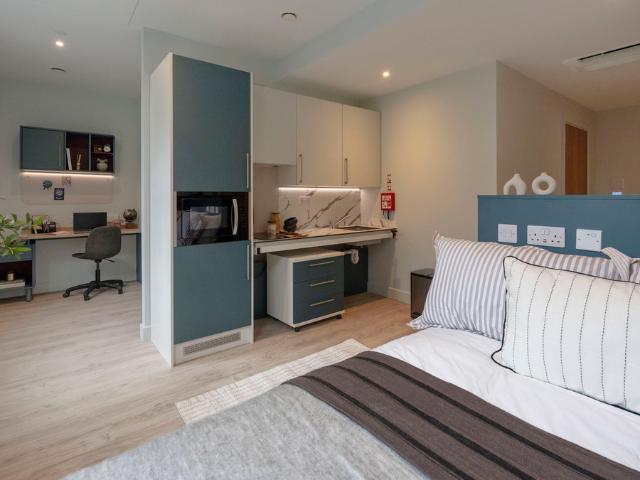 Room for rent in St Luke's, Greater London