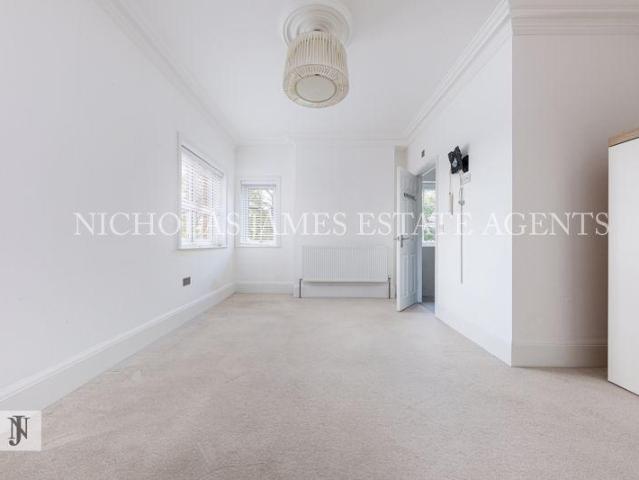 House for rent in New Barnet, Greater London
