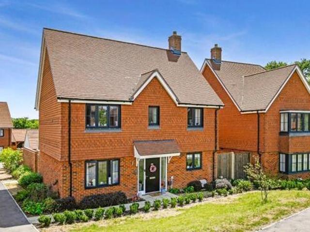 House for sale in Hinxhill Park, Ashford