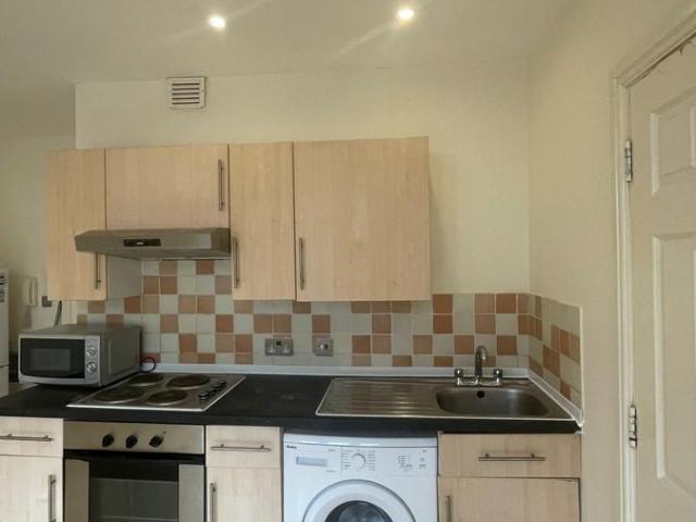 Studio for rent in Mapesbury, Greater London