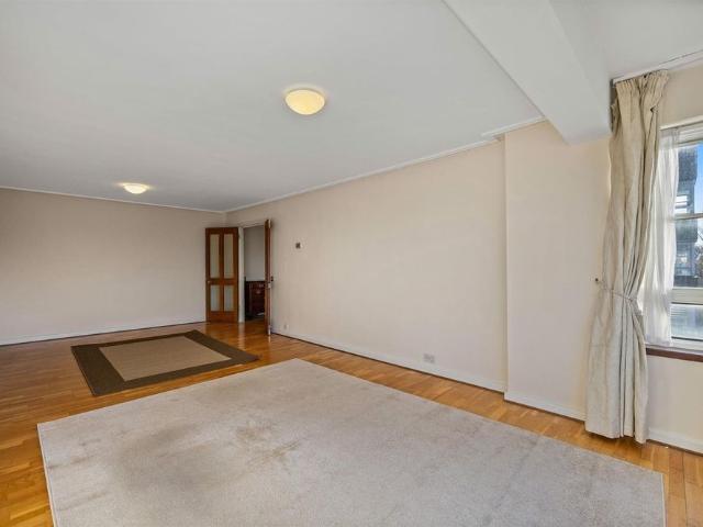 Apartment for rent in Brondesbury, Isle Of Man