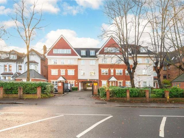 Apartment for rent in Brondesbury, Greater London