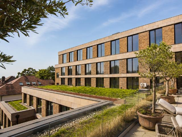 Apartment for rent in Brondesbury, Greater London