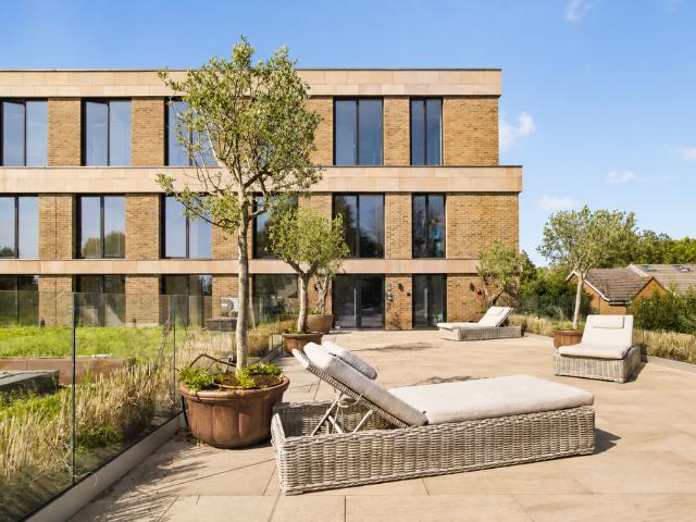 Apartment for rent in Brondesbury, Greater London