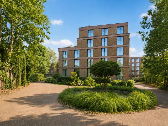 House for rent in Brondesbury, Greater London
