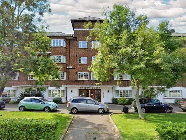 Apartment for rent in Brondesbury, Greater London