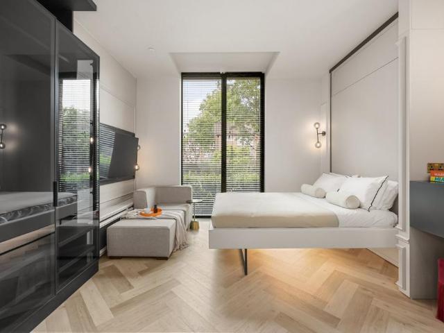 Apartment for rent in Brondesbury, Greater London