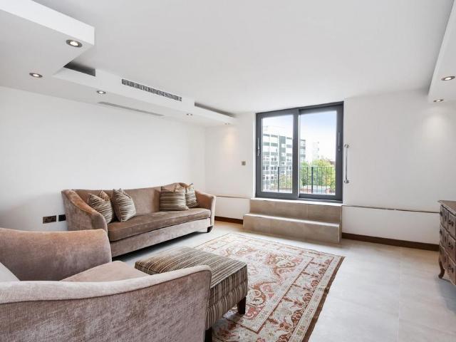 Apartment for rent in Greenhill, Greater London