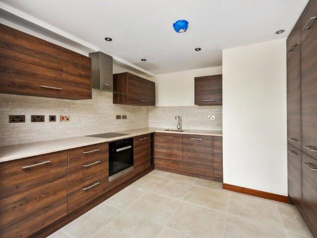 Apartment for rent in Greenhill, Greater London